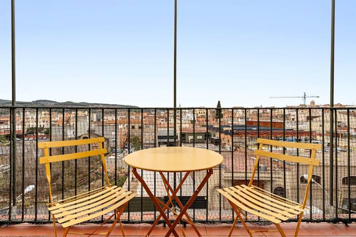 Hel lägenhet, Apartment 'Encantador Loft' with Mountain View, Wi-Fi and Air Conditioning in Sant Sadurní d'Anoia, Barcelona inland