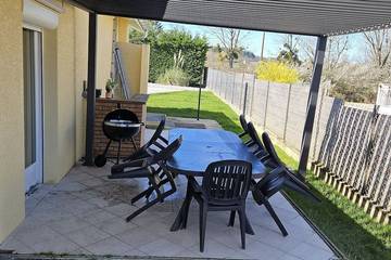 Location de vacances pour 8 personnes, avec terrasse à Priay