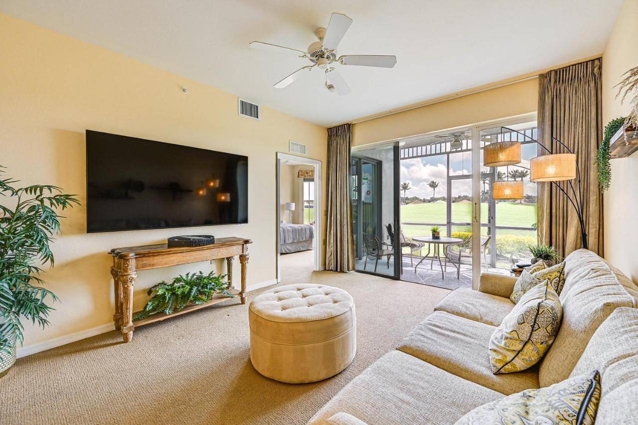 Entire apartment, Naples Resort Condo on 2 Championship Golf Courses in Lely Resort, Southwest Florida