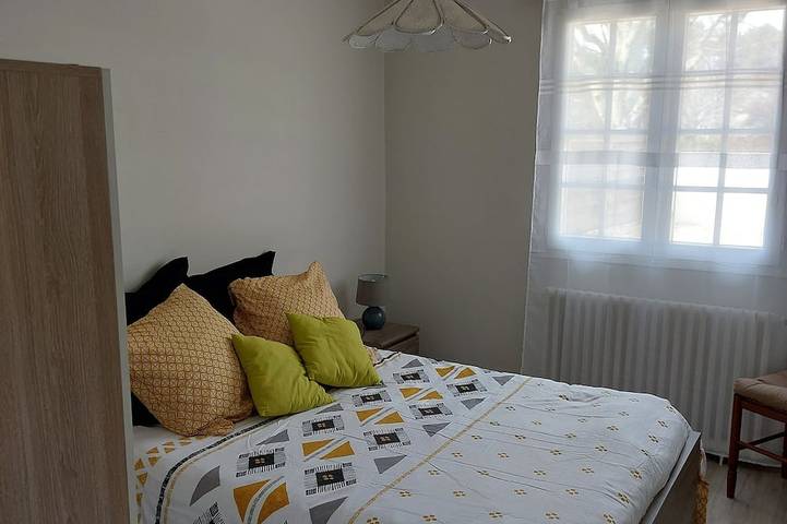 Gîte pour 10 personnes, avec jardin et terrasse à Montpon-Ménestérol - 4