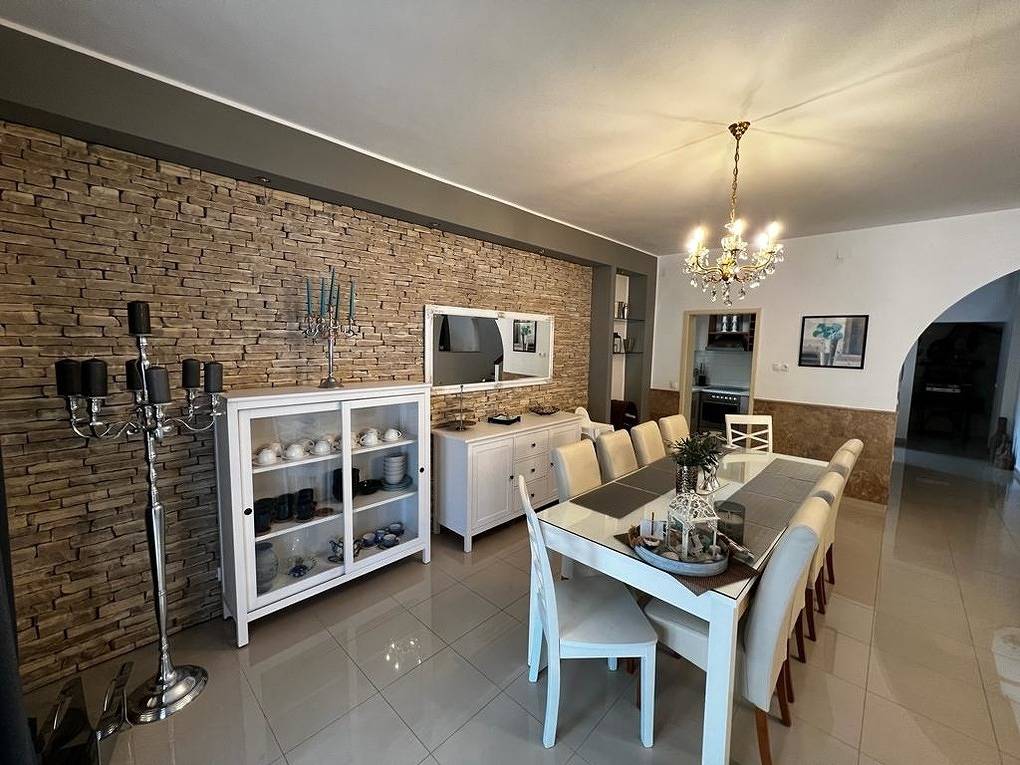 Dom dla 10 osób z balkon in Dugi Rat, Żupania splicko-dalmatyńska