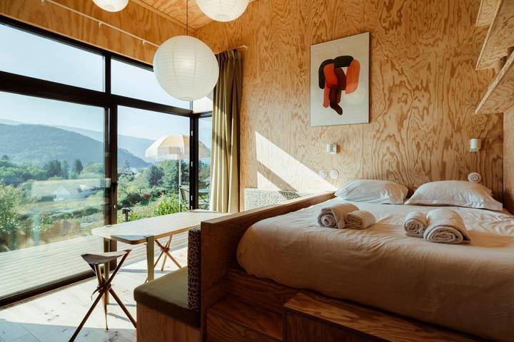 Gîte pour 4 personnes, avec terrasse et vue sur le lac ainsi que jardin et vue dans Talloires-Montmin - 4