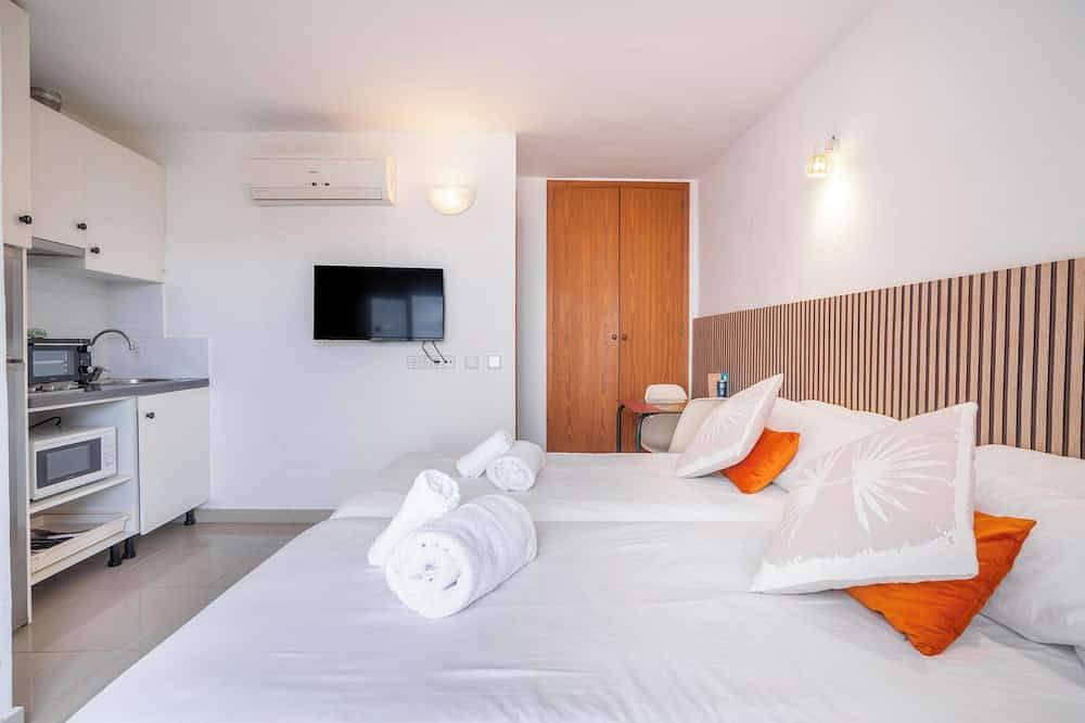 Entire apartment, Es Grop Est. Vista Mar in S'Arenal Petit, Sant Joan de Labritja