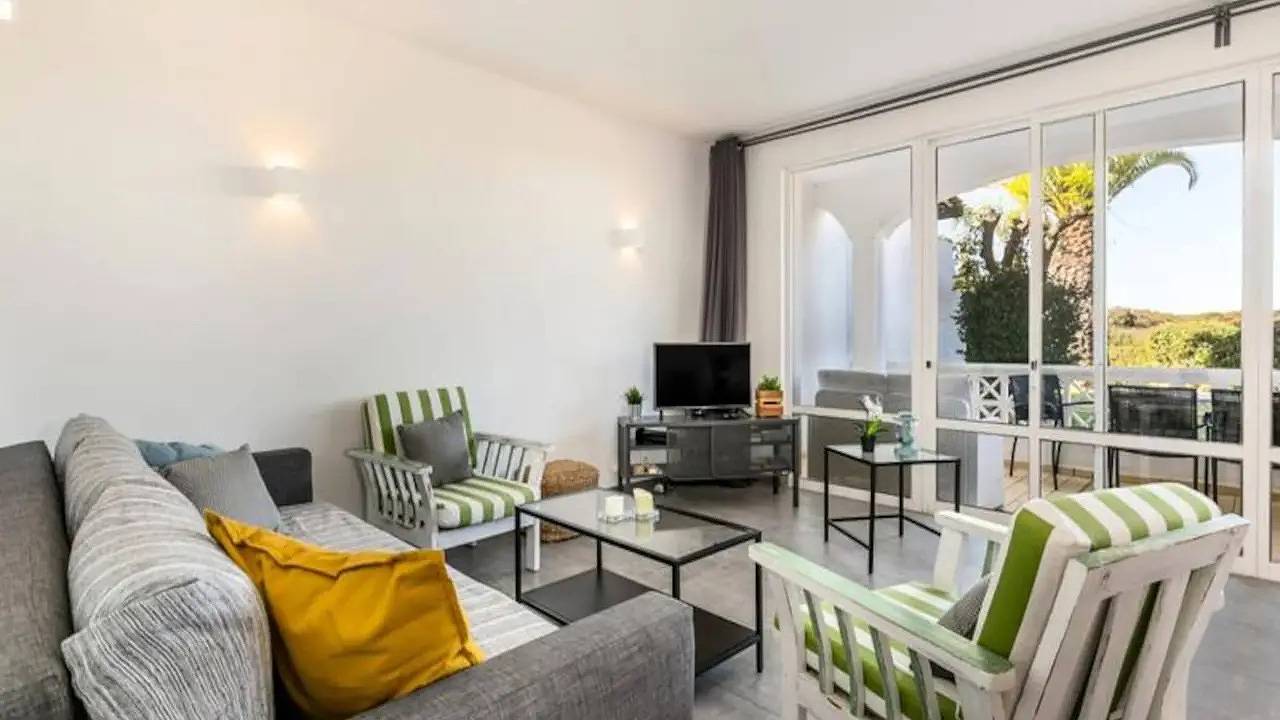 Geheel vakantieappartement, Ferienwohnung für 6 Personen (100 m²) in Ferragudo in Ferragudo, Faro District
