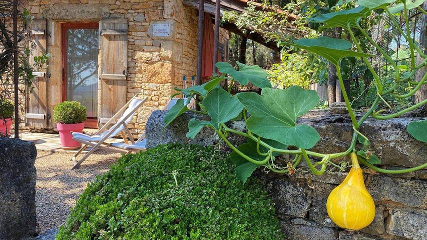 Gîte pour 2 personnes, avec jardin et piscine à Sarlat-la-Canéda - 2