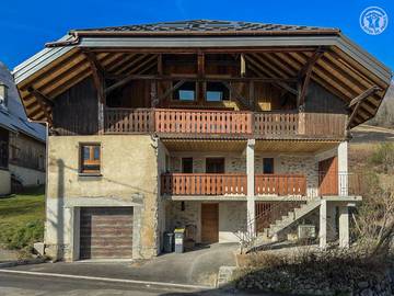 Gîte pour 10 personnes, avec jacuzzi ainsi que balcon et sauna dans Allondaz