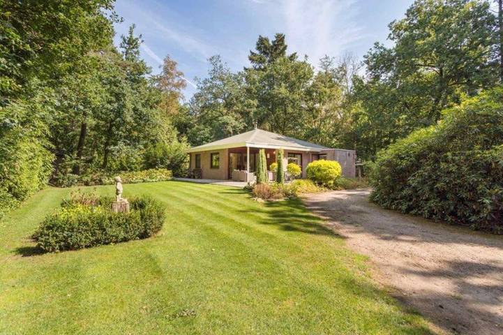 Bungalow voor 6 personen, met Terras en Tuin in Holten
