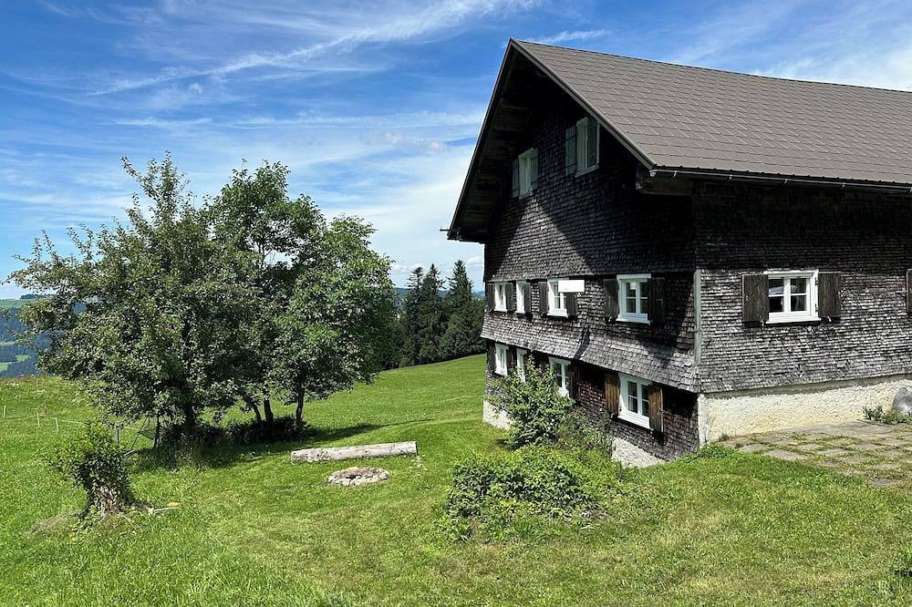 Gemütliche Berghütte in idyllischer Natur in Riefensberg, Bodensee-Vorarlberg