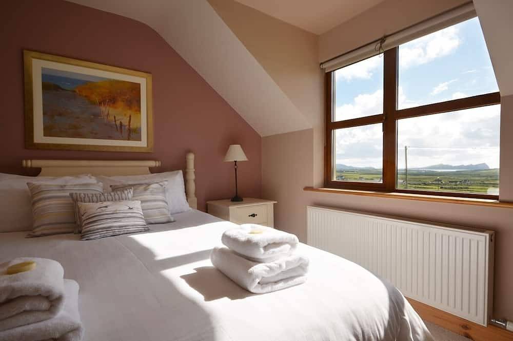 Atlantic Lodge 3 bedroom house Vrbo in Kilquann Electoral Division, Dingle Peninsula