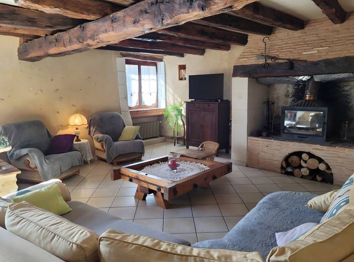 Location de vacances pour 6 personnes, avec jardin, animaux acceptés à Saint-Germain-du-Salembre