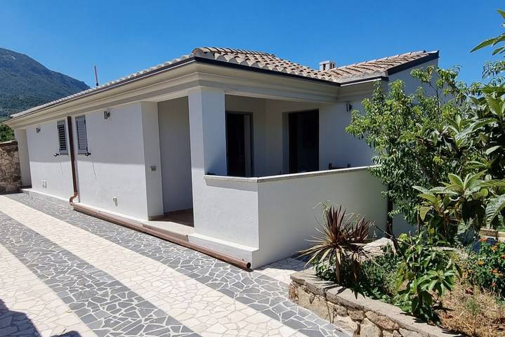 Chalet para 4 personas, con jardín - 1