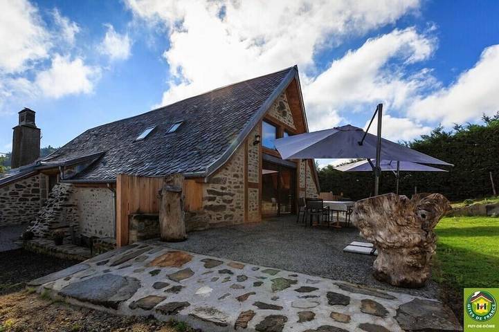 Maison de campagne pour 8 personnes, avec jardin et sauna à Orcival (Puy-de-Dôme)