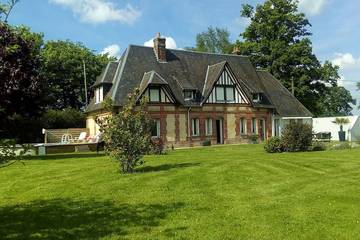 Gîte pour 12 personnes, avec jardin à Barentin (Seine-Maritime)