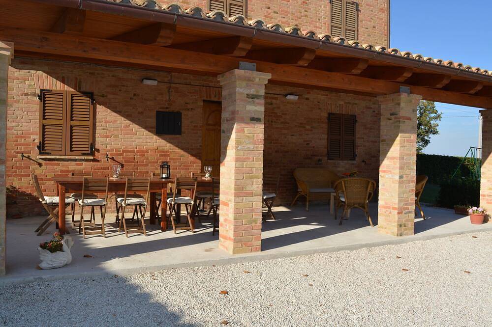 Franca's House in Sant'Angelo in Pontano, Macerata Province