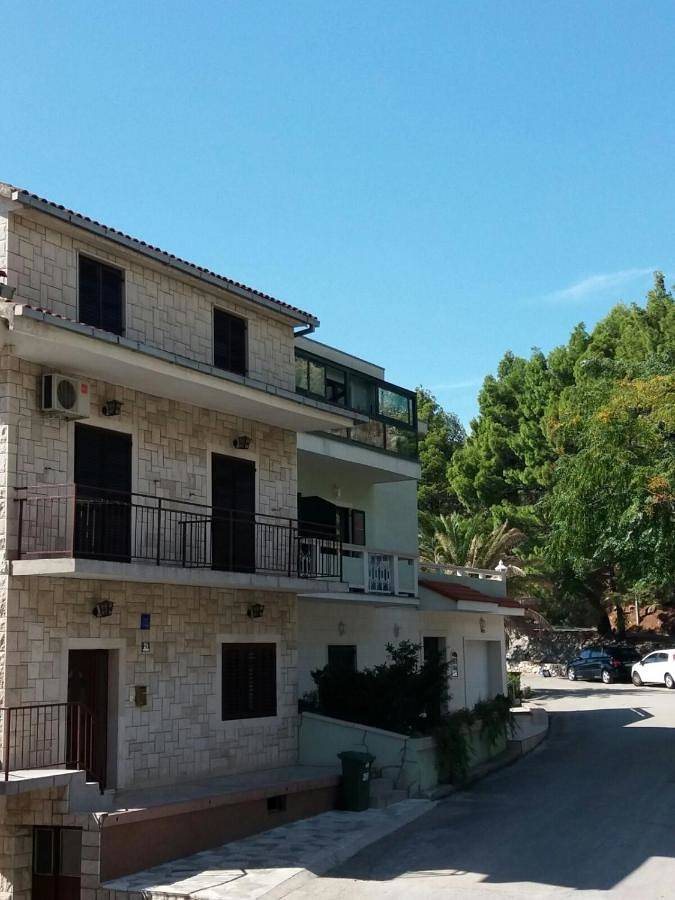 Camping für 2 Personen, mit Balkon und Terrasse sowie Garten und Ausblick an der Makarska Riviera