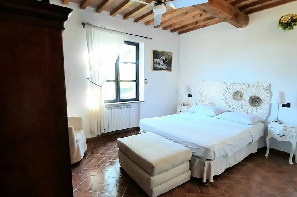 2+2 Apartment two room. Tuscany style, near the sea in Riparbella, Etruskische Küste