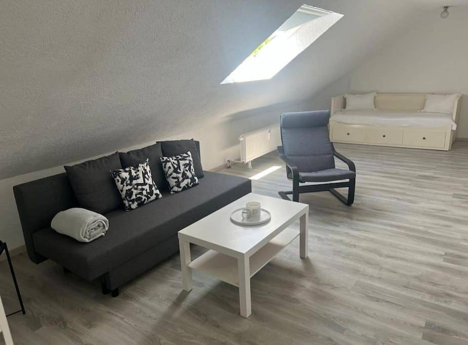 Appartement entier, Moderne gemütliche 2-Zimmer Wohnung Stuttgart Bad-Cannstatt in Bad Cannstatt, Stuttgart