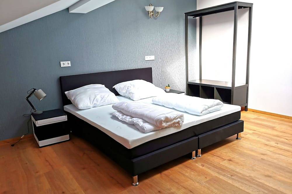 Ganze Wohnung, Moderne 3 Zimmer Dachgeschoss Wohnung im Herrenhaus Henriettenhof in Cismar, Grömitz