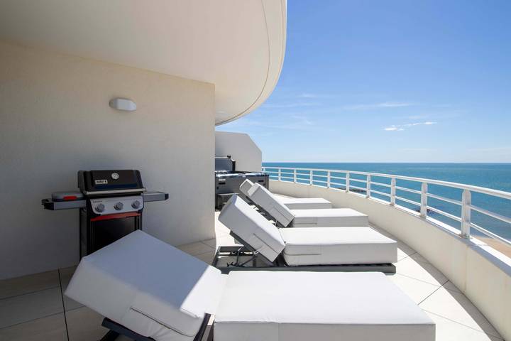 Gîte pour 9 personnes, avec Vue sur l’océan ainsi que Jacuzzi et Jardin dans Casino de Valras Plage