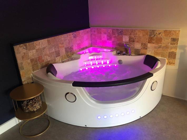 Location de vacances pour 2 personnes, avec sauna ainsi que jardin et jacuzzi à Mont-Dol - 4