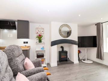 Holiday Home for 7 People in Dawlish, Devon, Photo 2