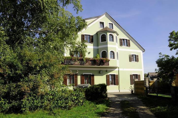 Dreibettzimmer in Südoststeiermark, Halbenrain