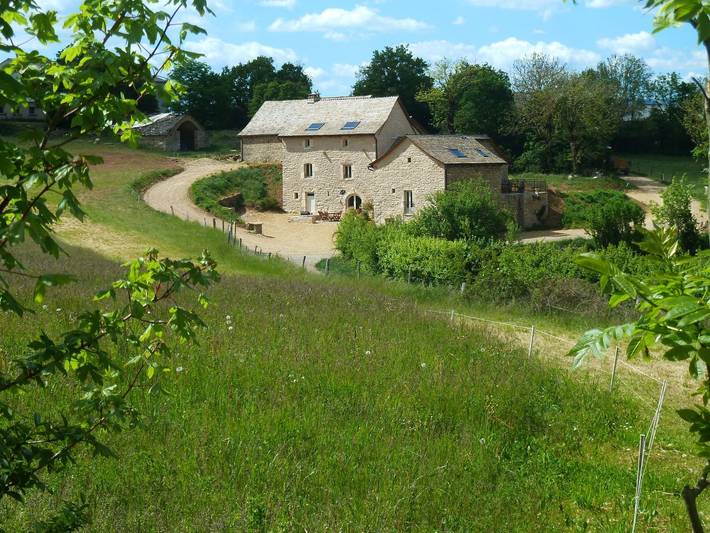 Gîte pour 6 personnes, avec terrasse et jardin