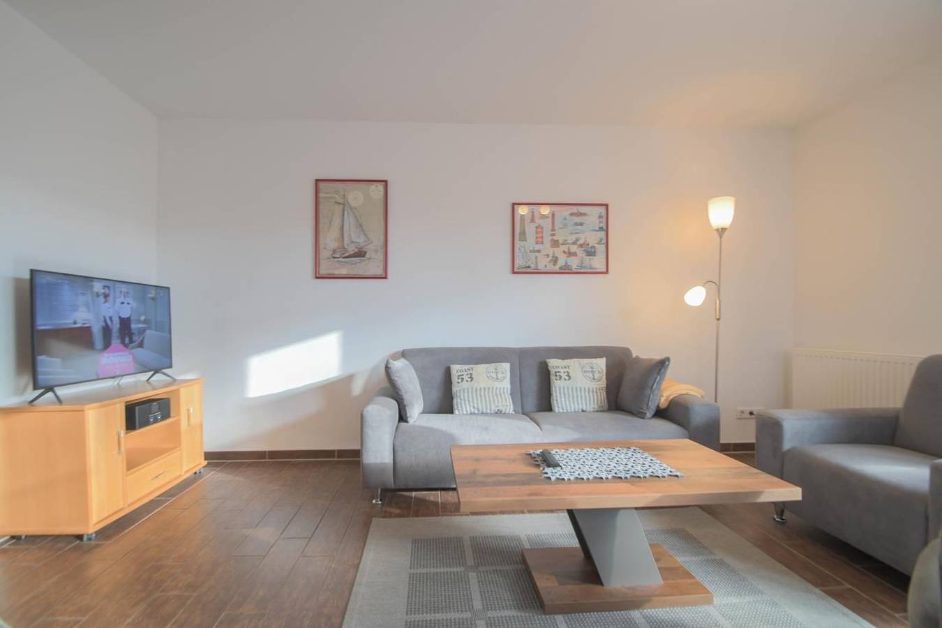 Ganze Wohnung, Komfortable Ferienwohnung mit Terrasse und moderner Ausstattung in Norddeich in Strand Norddeich, Norddeich