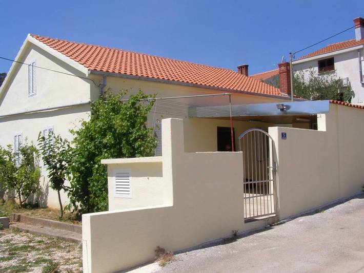 Ferienhaus für 8 Personen, mit Terrasse