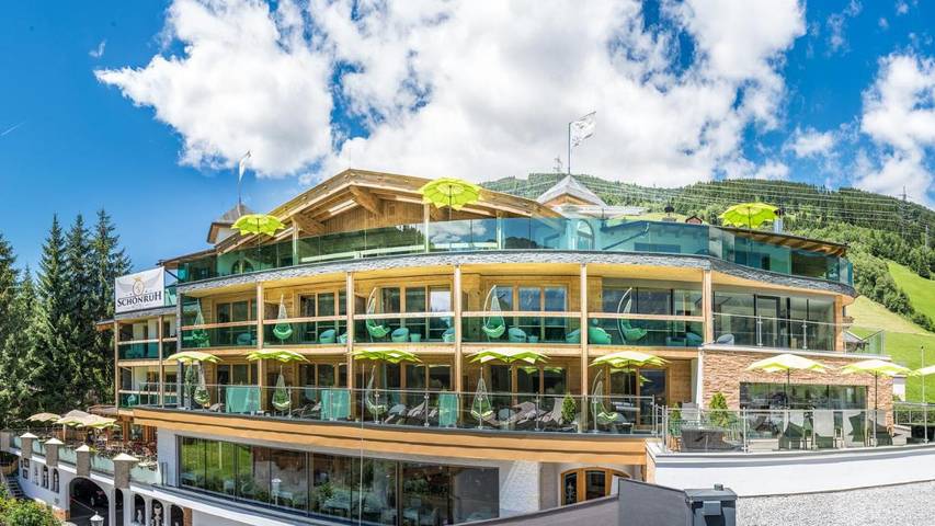 Hôtel pour 6 personnes, avec jardin et vue ainsi que piscine et sauna