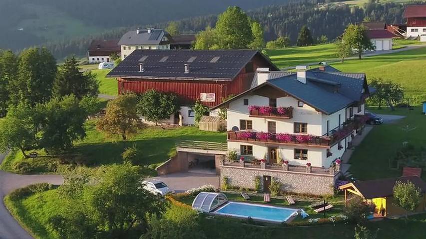 Bauernhof für 4 Personen, mit Pool und Garten