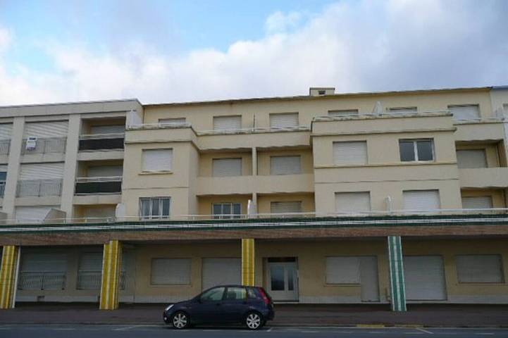 Appartement entier, Charmant T2 à Berck-sur-Mer avec balcon face à la mer in Berck Plage, Berck