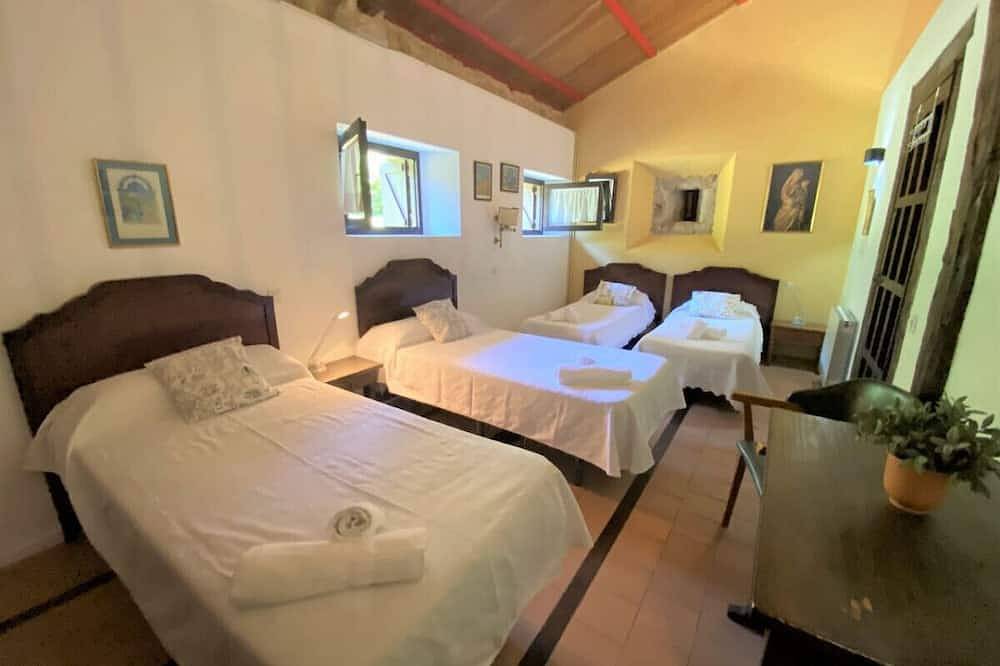 Casa de campo con jardín - La Casa Gótica 5815 in Isla (Cantabria), Arnuero
