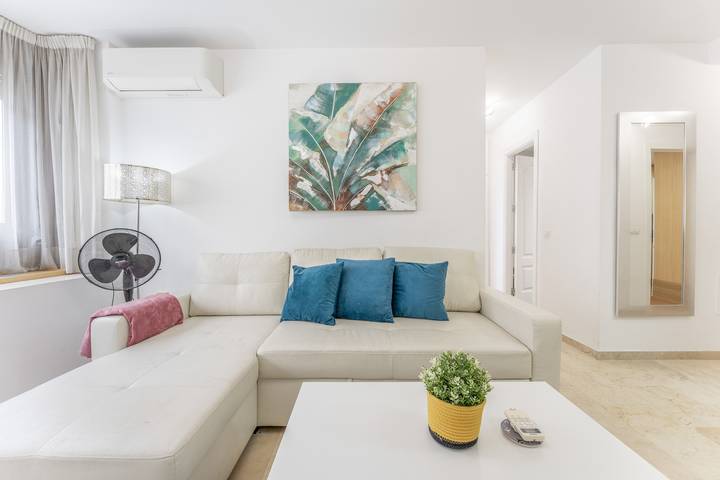 Entire apartment, Apartment '216 Central La Cala' with Wi-Fi and Air Conditioning in Playa de La Cala - El Torreón (Mijas), Mijas