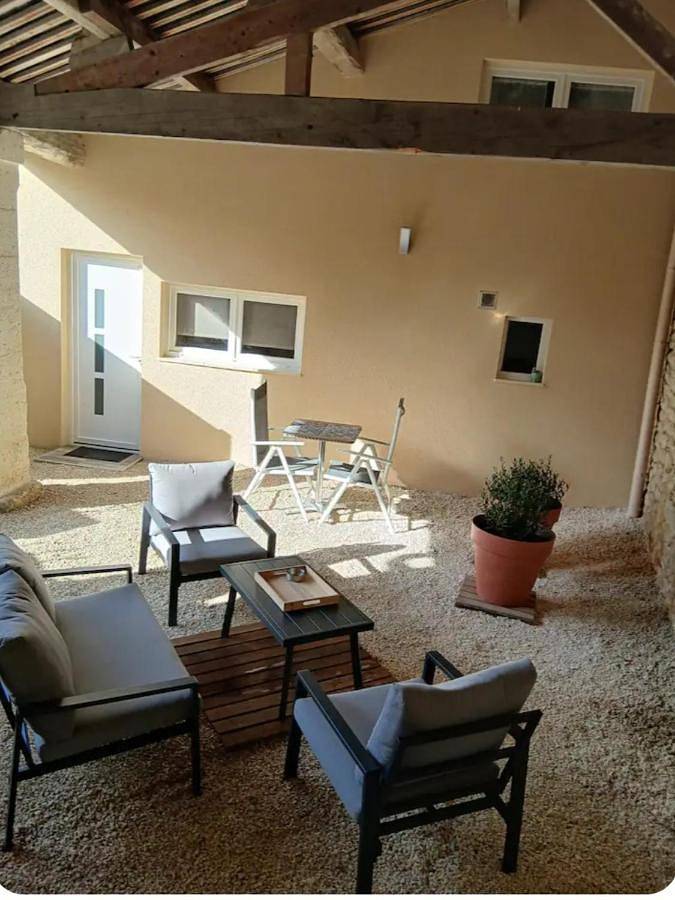 Location de vacances pour 2 personnes, avec terrasse à Champniers