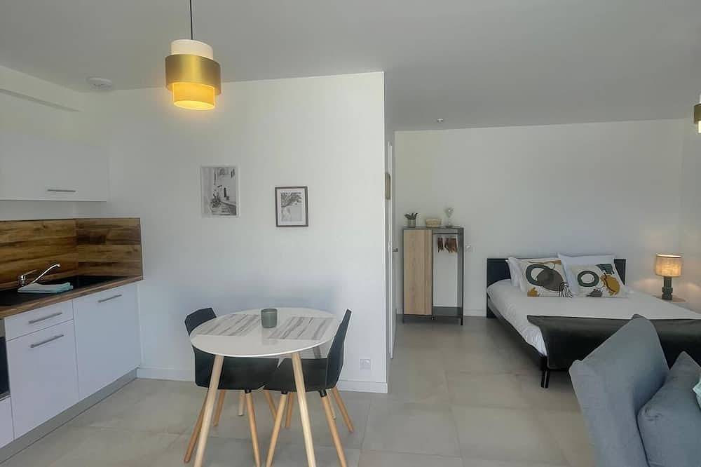 Entire apartment, Grand Studio Accessible Pour Pmr in Lunel-Viel, Côte d'Améthyste
