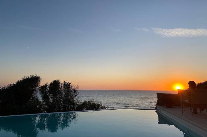 Location da sogno- Villa moderna con piscina sul mare, a due passi da Roma. in Anzio, Provincia di Roma
