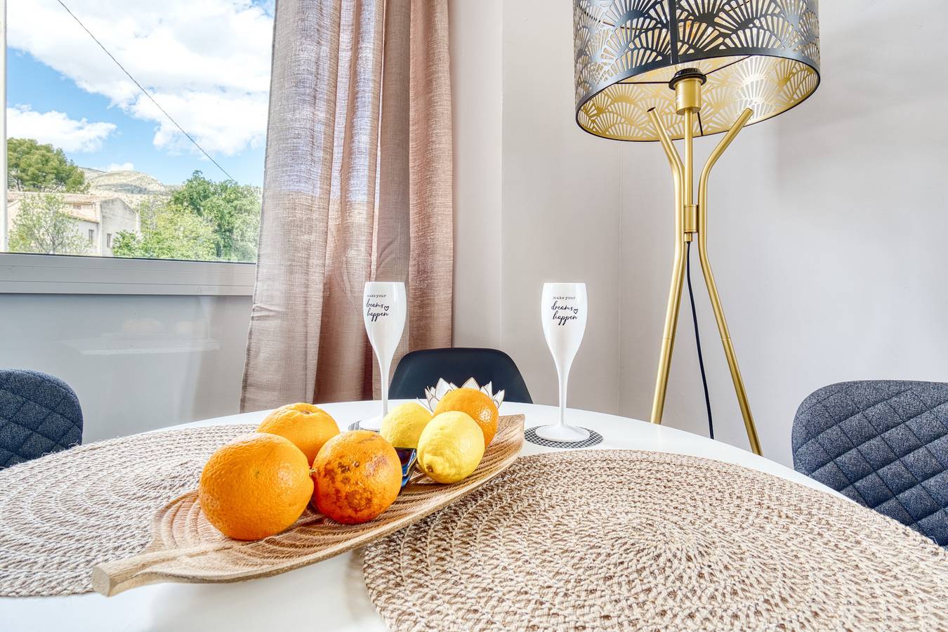 Gehele studio, Studio Appartement 'La Luna' met Uitzicht op de Bergen, Wifi en Airconditioning in Jijona, Alicante Binnenland
