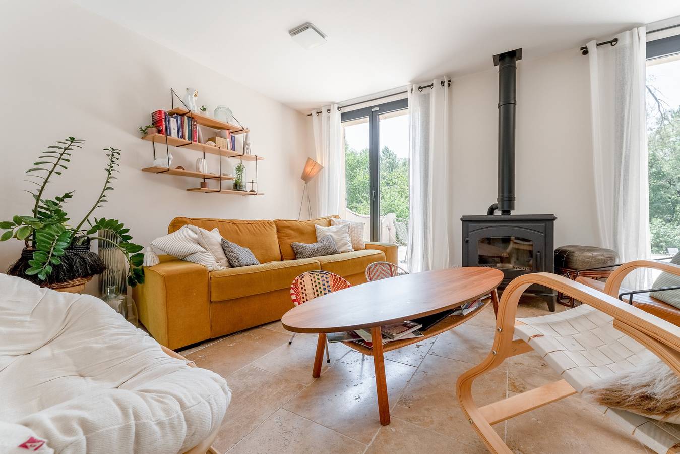 Maison Marvic en Provence with Private Pool, Mountain Views, and Vineyards in Apt, Parc naturel régional du Luberon