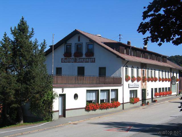 Gästehaus, mit Balkon/Terrasse und Terrasse sowie Garten und Sauna in Schöfweg