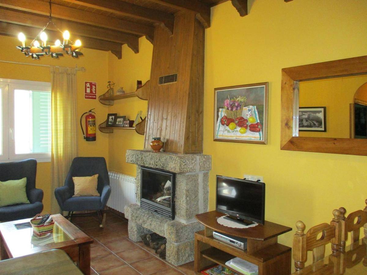 Two-Bedroom House in Solosancho, Provincia de Ávila