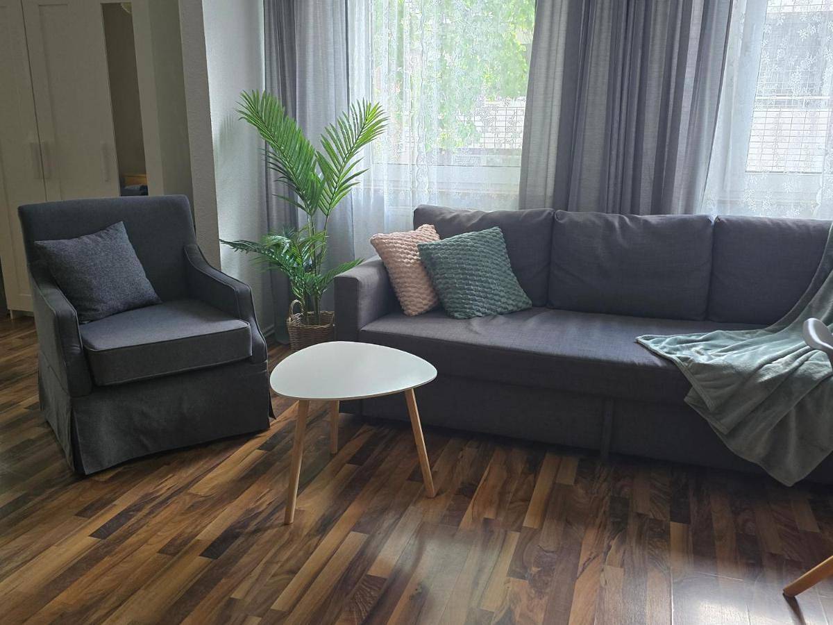Ganze Wohnung, Two-Bedroom Apartment in Meiderich/Beeck, Duisburg