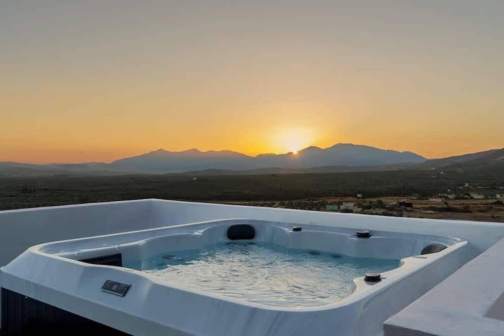 Evnia Sunset Crete Escape, Private Hottub Retreat in Iraklio-Heraklion und Umgebung