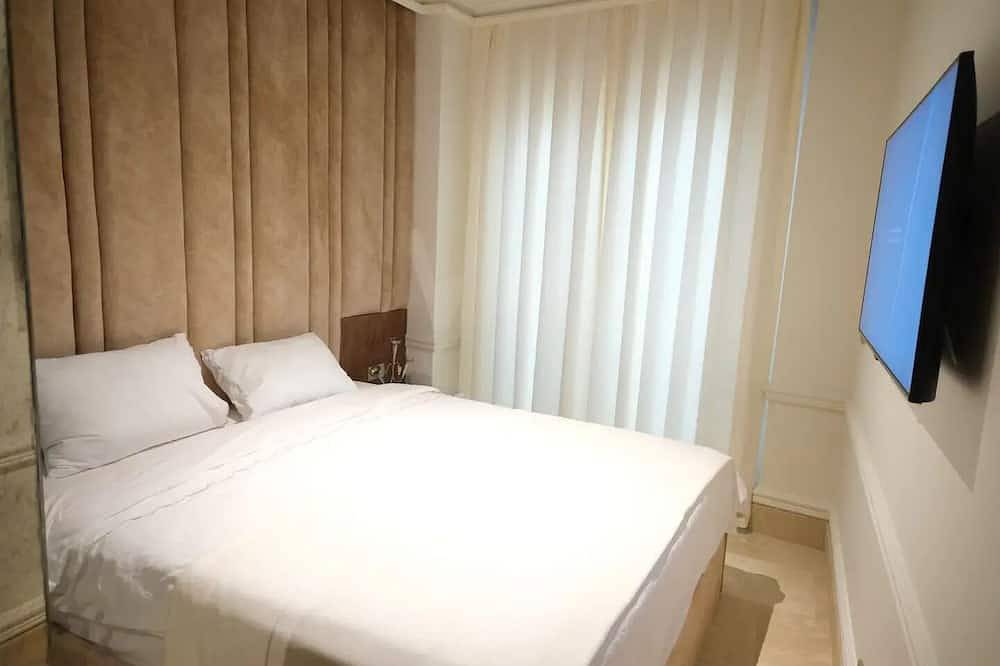 Ganze Wohnung, Ab Residences-Antique Apartment 2Br/2Bathroms\n\n in Beyoğlu, Istanbul