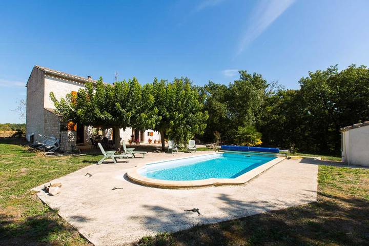 Gîte pour 6 personnes, avec jardin et piscine - 1