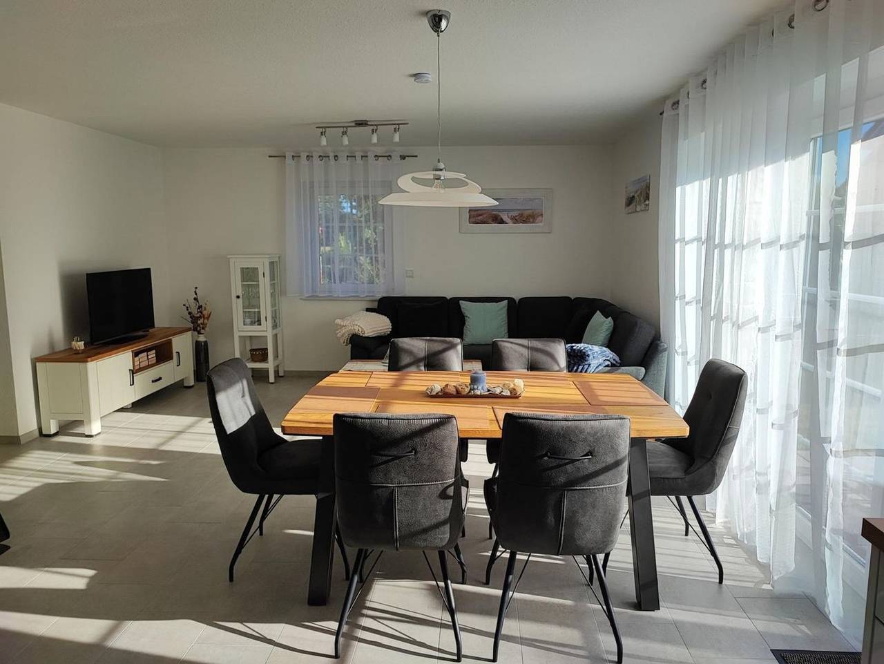 Strandhaus Meeresluft - Hochwertiges 100qm Ferienhaus für 6 Pers. mit Kamin und Garten direkt am Deich in Hagermarsch, Landkreis Aurich