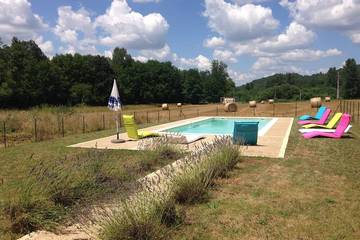 Gîte pour 12 personnes, avec jardin et terrasse à Sagelat