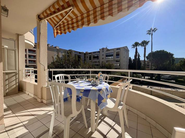 Ganze Wohnung, Charmantes 3-Zimmer Wohnung mit Parkplätzen - Saint-Raphaël, strandnah in Saint-Raphaël, Mittelmeerküste (Frankreich)