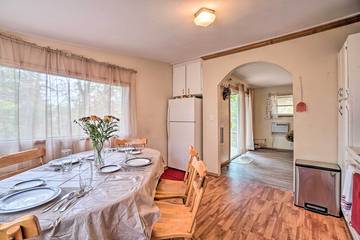 Log Cabin for 4 Guests in Table Rock Lake, Ozark Mountains, Picture 2