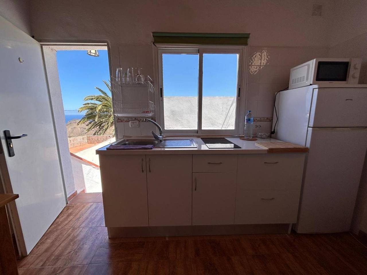 Apartamento entero, Apartamento 'Alquilaencanarias Plaza Alojera 2' con vistas al mar y Wi-Fi in Alojera, Vallehermoso